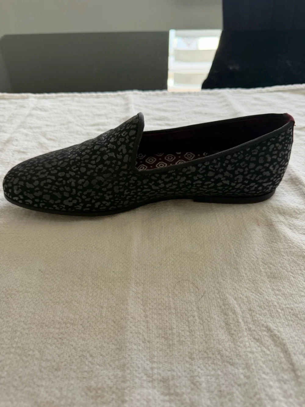 Ted Baker Black and Maroon Patterned Slip-On Loafers - Picture 4 of 8
